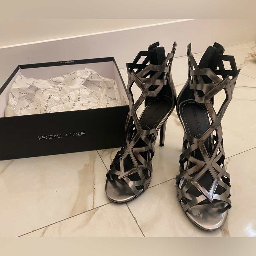 Kendall + Kylie dressy sandal heels size 6